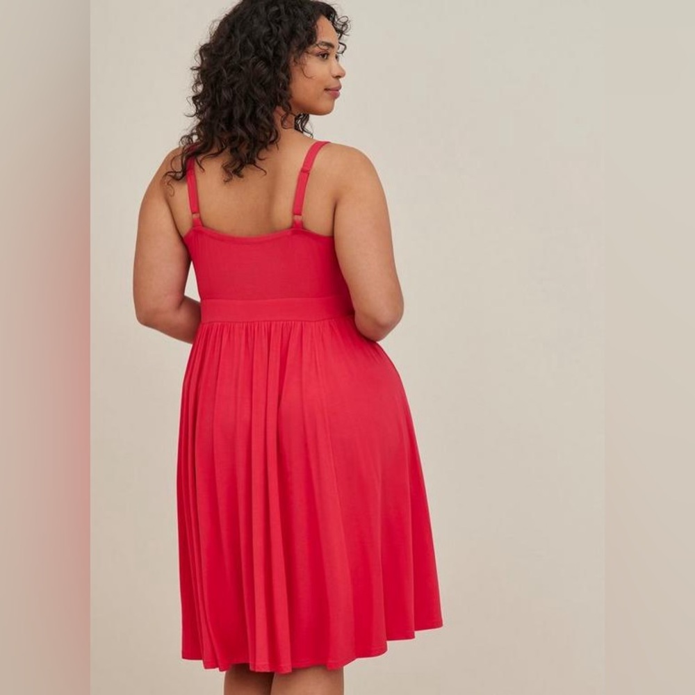Plus Size - Picture 6 of 8